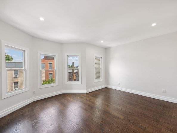 203 3rd St 4, Jersey City NJ 07302