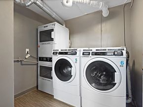 380 Mountain Rd 1015, Union City NJ 07087