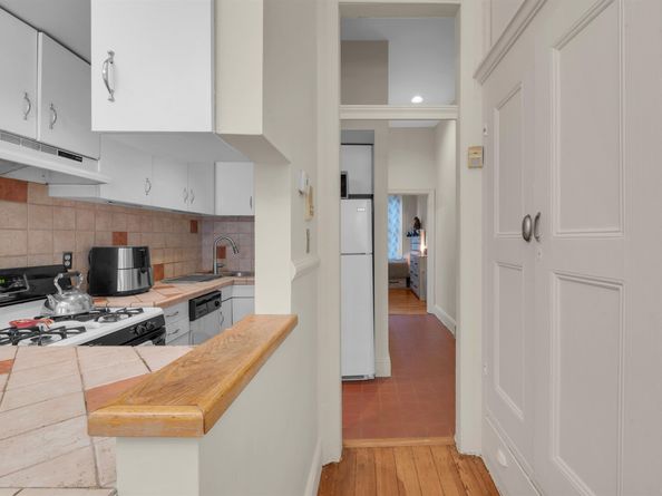 299 8th St 1L, Jersey City NJ 07302-1948