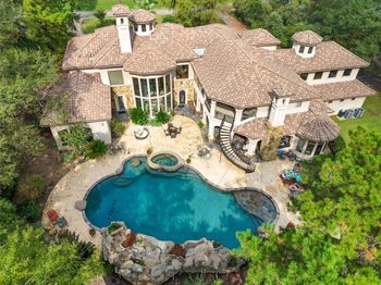 23 Villeroy Way