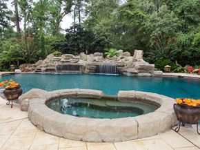 23 Villeroy Way, The Woodlands TX 77382