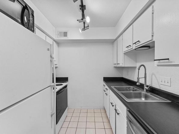 4643 Wild Indigo 414, Houston TX 77027