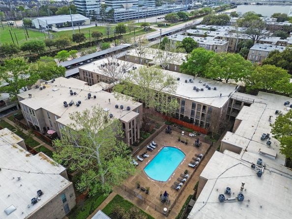 4643 Wild Indigo 414, Houston TX 77027