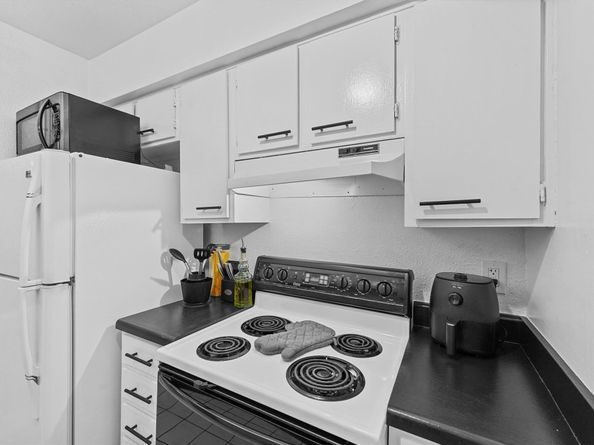 4643 Wild Indigo 414, Houston TX 77027