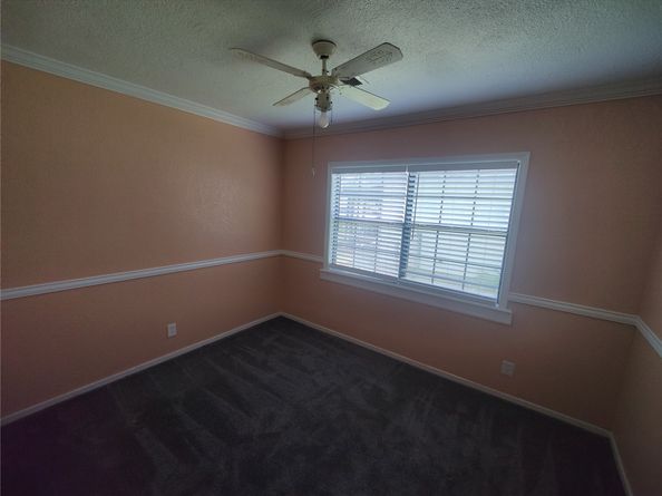 6714 Underhill Street, Houston TX 77092