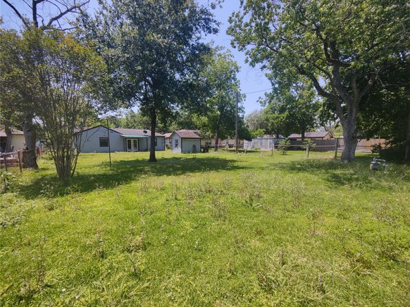 6714 Underhill Street, Houston TX 77092