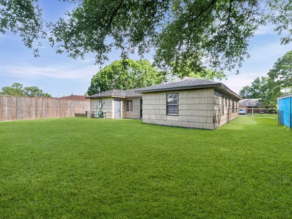 5532 Meadow Creek Lane, Houston TX 77017