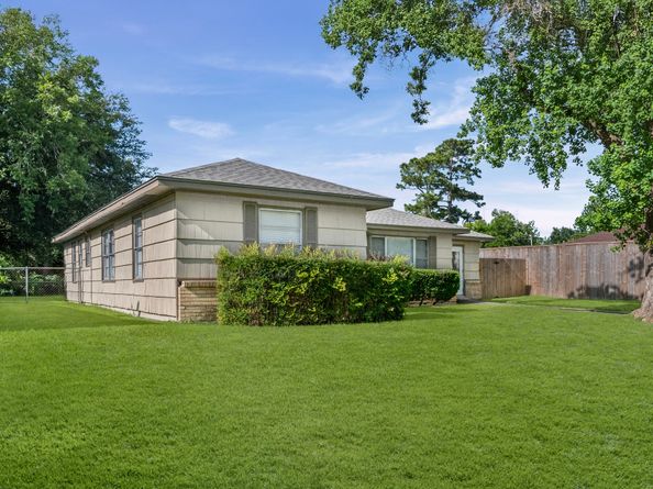 5532 Meadow Creek Lane, Houston TX 77017