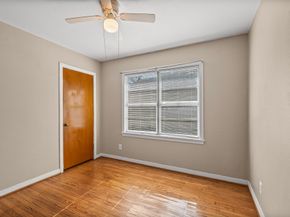 5532 Meadow Creek Lane, Houston TX 77017