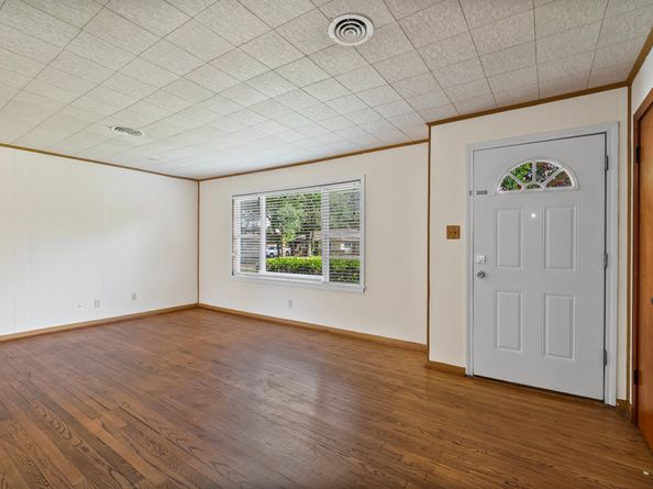 5532 Meadow Creek Lane, Houston TX 77017