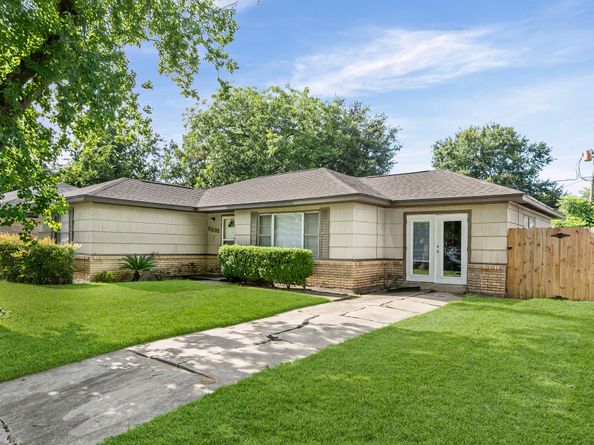 5532 Meadow Creek Lane, Houston TX 77017