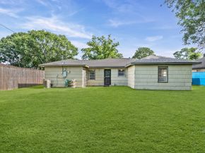 5532 Meadow Creek Lane, Houston TX 77017