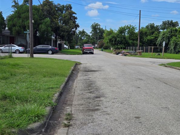 5604 Gano, Houston TX 77009