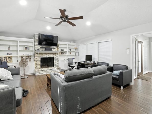 15110 Runbell Place, Houston TX 77095