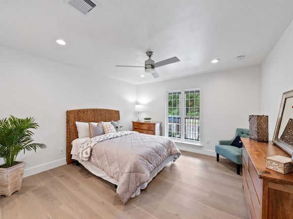 736 Voss Road, Houston TX 77024