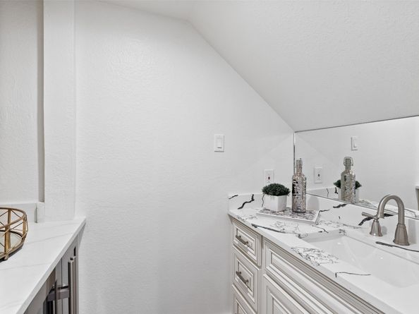 736 Voss Road, Houston TX 77024