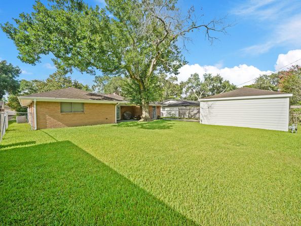 5810 Wigton Drive, Houston TX 77096