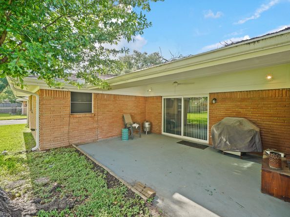 5810 Wigton Drive, Houston TX 77096