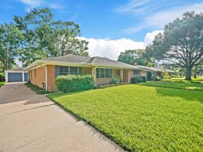 5810 Wigton Drive, Houston TX 77096