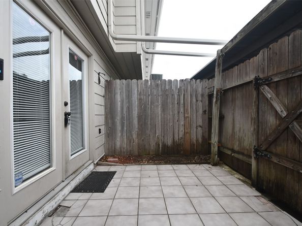 10018 Knoboak Drive 21, Houston TX 77080