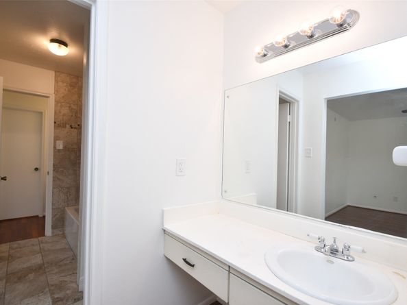 10018 Knoboak Drive 21, Houston TX 77080