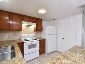 10018 Knoboak Drive 21, Houston TX 77080