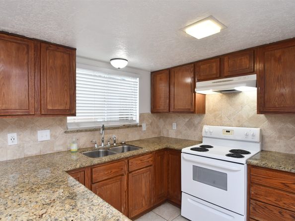 10018 Knoboak Drive 21, Houston TX 77080