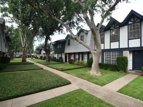 10018 Knoboak Drive 21, Houston TX 77080