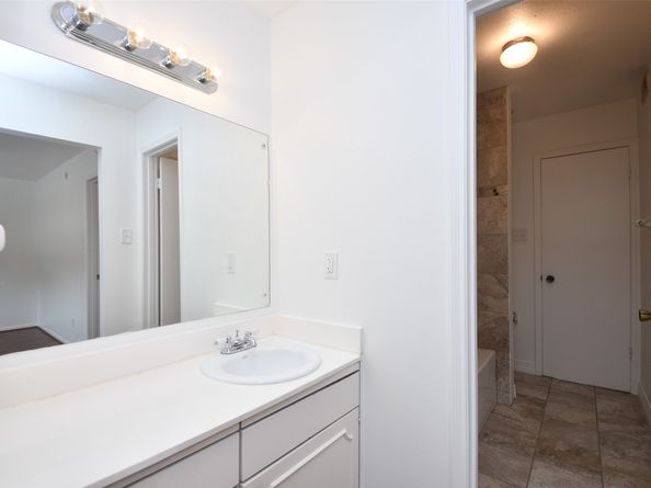 10018 Knoboak Drive 21, Houston TX 77080