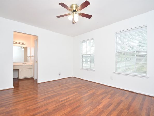 10018 Knoboak Drive 21, Houston TX 77080