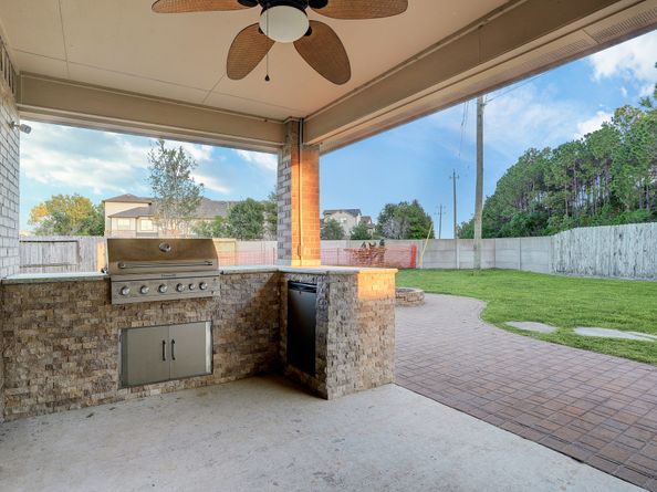 632 Pedernales Street, Webster TX 77598