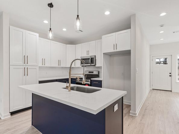 5702 Elysian Street, Houston TX 77009