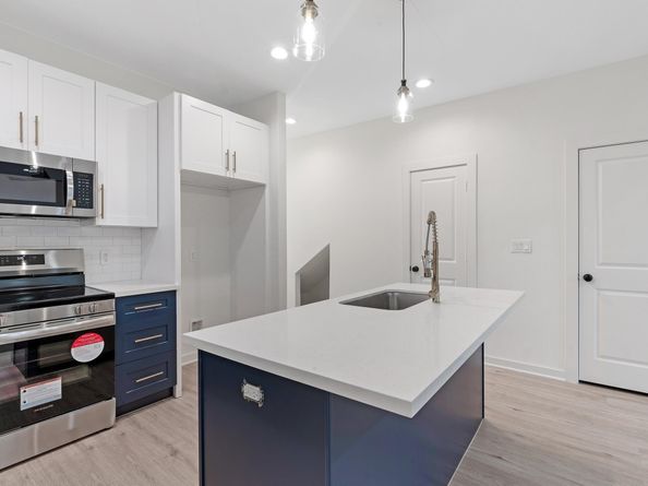 5702 Elysian Street, Houston TX 77009