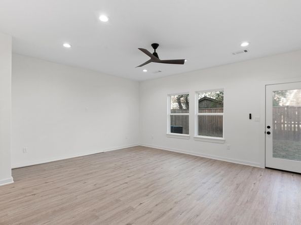 5702 Elysian Street, Houston TX 77009