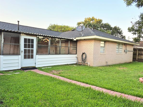 854 Shawnee Street, Houston TX 77034