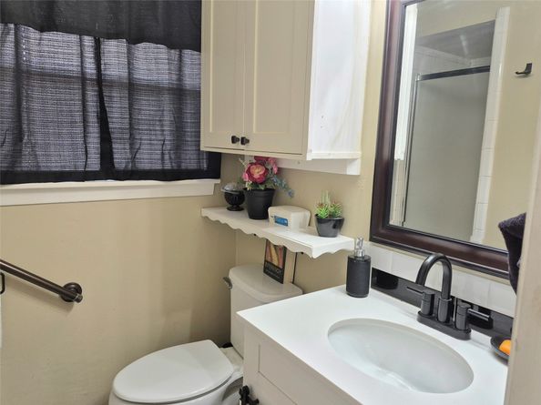 854 Shawnee Street, Houston TX 77034