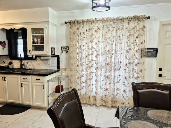 854 Shawnee Street, Houston TX 77034