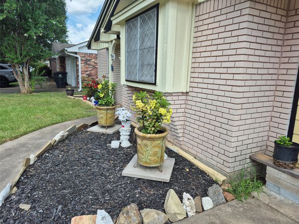 854 Shawnee Street, Houston TX 77034
