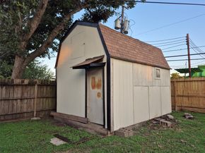 854 Shawnee Street, Houston TX 77034