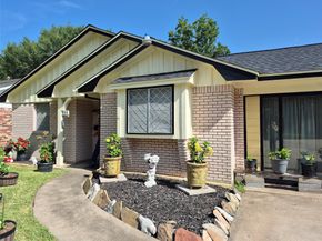 854 Shawnee Street, Houston TX 77034