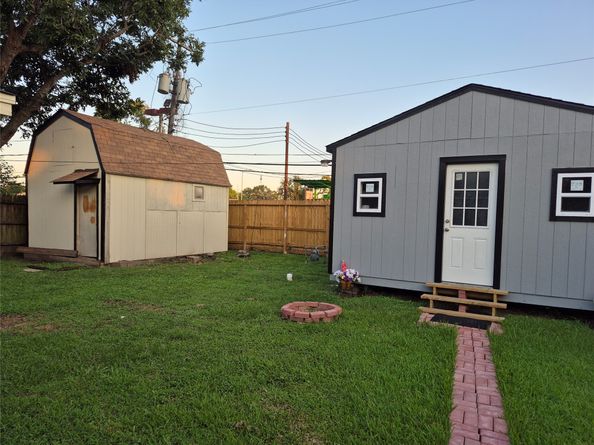 854 Shawnee Street, Houston TX 77034