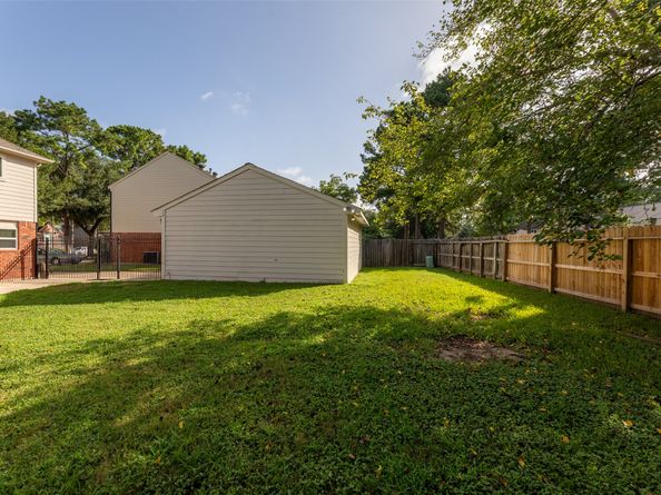 7510 Dogwood Falls Road, Houston TX 77095