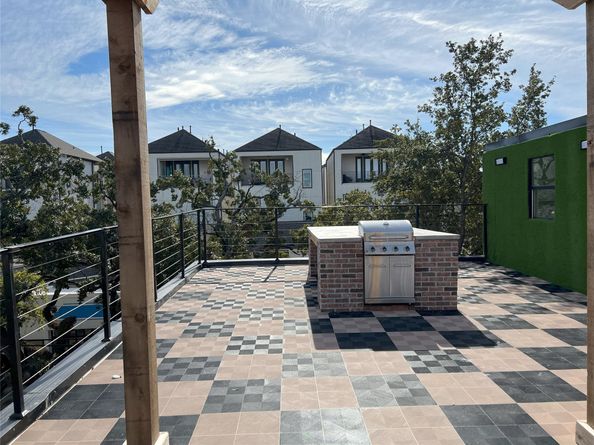 214 Welch Street 6, Houston TX 77006