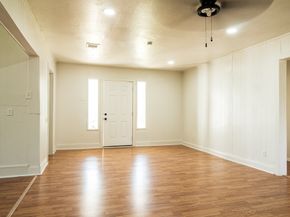 4918 Leffingwell Street, Houston TX 77026