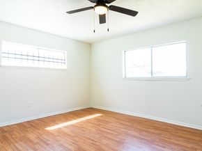 4918 Leffingwell Street, Houston TX 77026