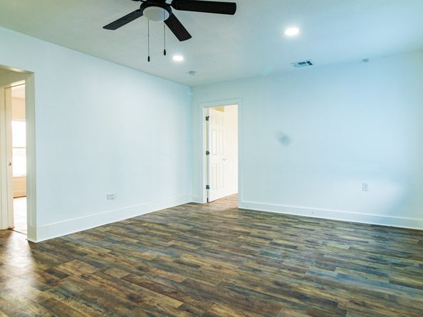 4918 Leffingwell Street, Houston TX 77026