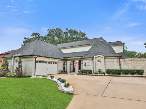 7310 Blenheim Palace Lane, Houston TX 77095
