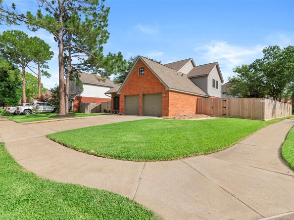 902 Mulberry Ridge Way, Houston TX 77062