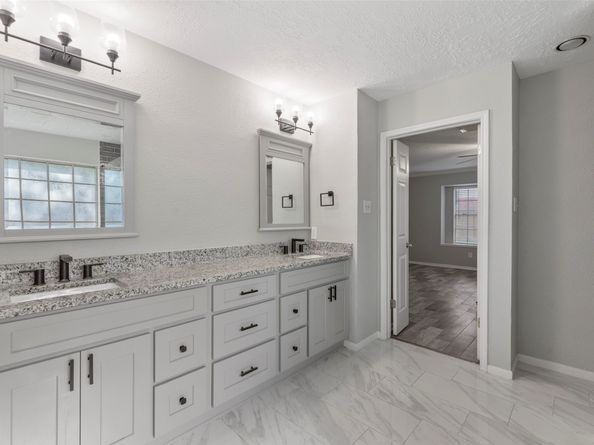 902 Mulberry Ridge Way, Houston TX 77062