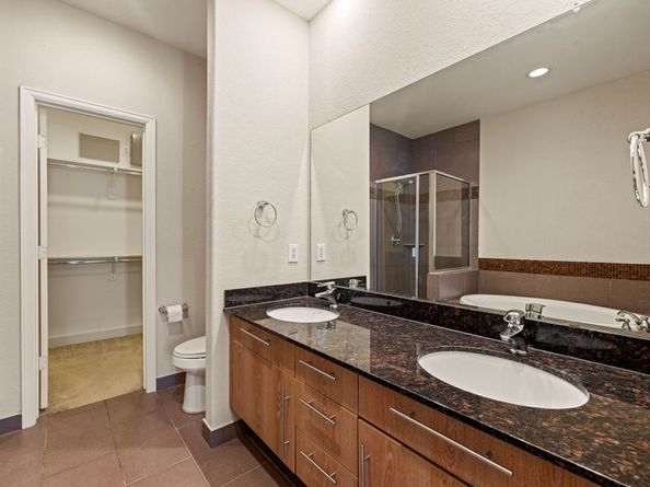 2904 Chenevert Street M, Houston TX 77004